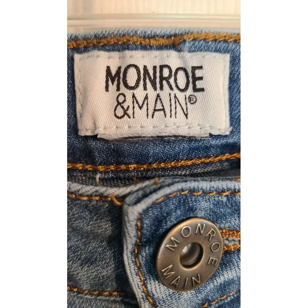 Monroe & Main size 34 x 30 womens jeans‎ embroidery on the bottom.  raw edges